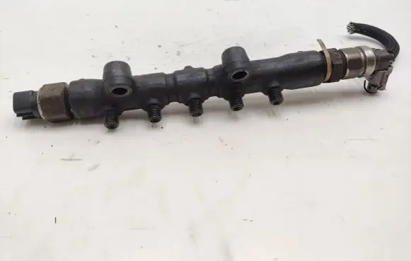 Toyota Corolla Verso E121 Fuel main line pipe