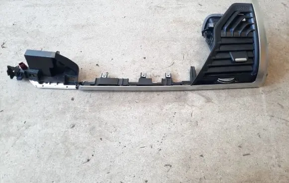 Dashboard side air vent grill/cover trim