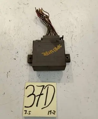 Mercedes-Benz Sprinter W901 W902 W903 W904 Door central lock control unit/module 0165459232