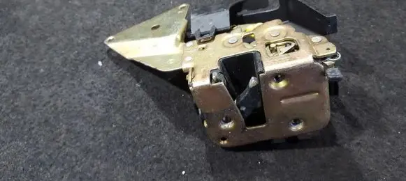 Mitsubishi Carisma Rear door lock