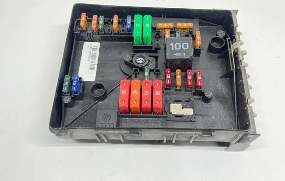 Volkswagen Golf Plus Fuse module 1K0937125A