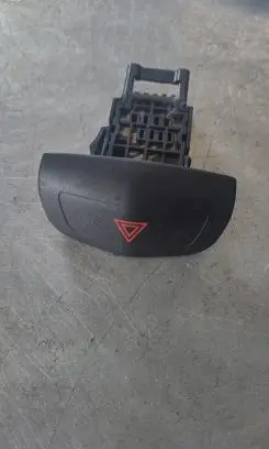 Nissan Primera Hazard light switch