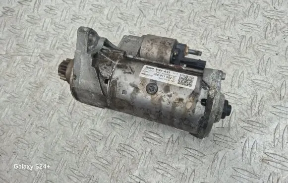 Volkswagen Touran III Starter motor 02E911022C