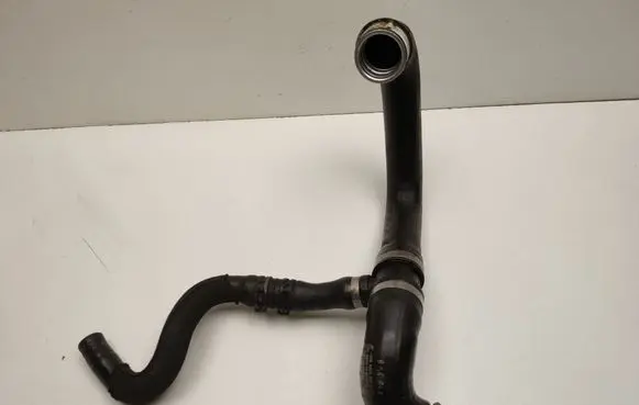 Mercedes-Benz C W204 Engine coolant pipe/hose A2045000475