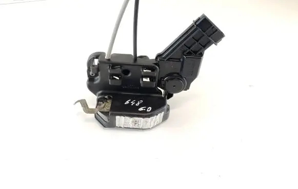 KIA Carens II Rear door lock