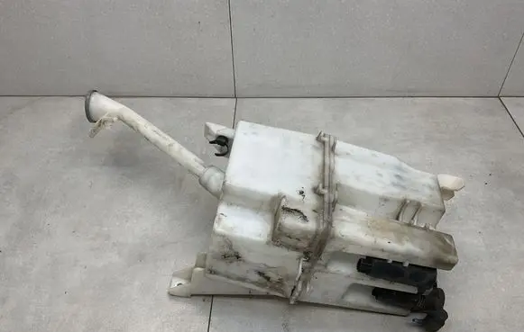 Nissan X-Trail T32 Windshield washer fluid reservoir/tank