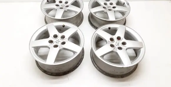 R16 alloy rim
