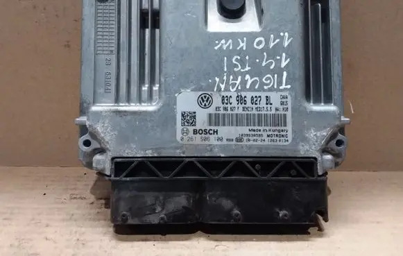 Volkswagen Tiguan Engine control unit/module 03C906027BL