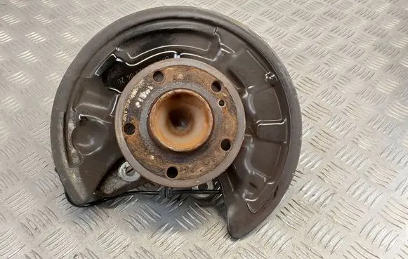 Mercedes-Benz CLA C117 X117 W117 Rear wheel hub 2460306