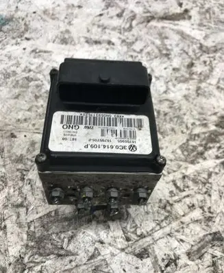 Volkswagen PASSAT B6 ABS Pump 3C0614109P 16705905 16705705F