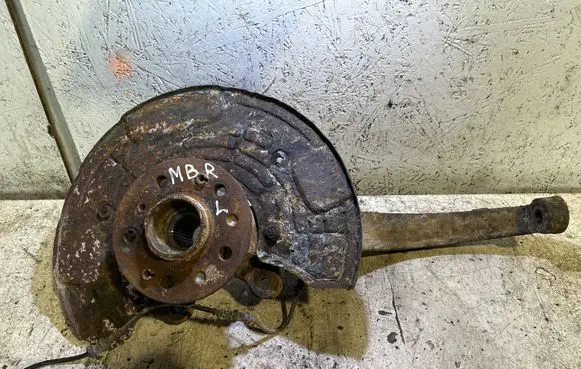 Mercedes-Benz R W251 Front wheel hub