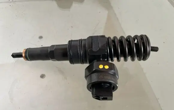 Audi A3 S3 8L Fuel injector 038130073AA