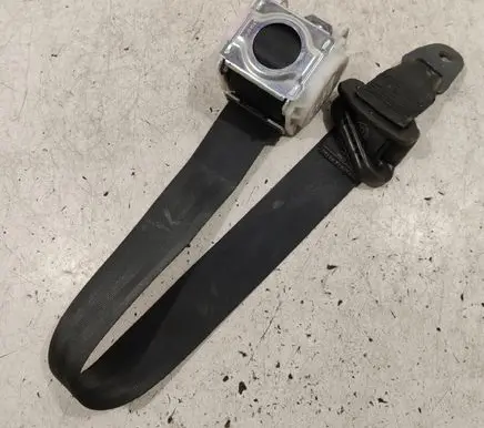 Middle seatbelt (rear)