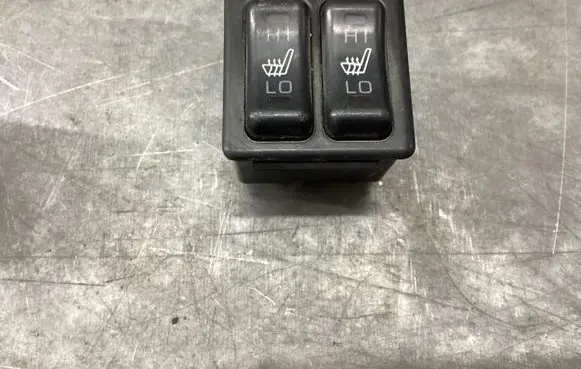 Mitsubishi Grandis Seat heating switch 5917B
