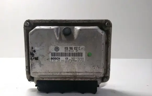 Volkswagen Golf IV Engine control unit/module 036906032E 0261206859