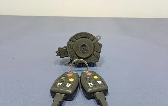 Volvo C30 Ignition lock 30797783