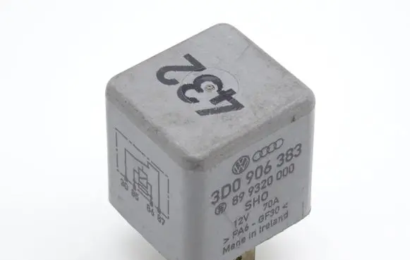 Volkswagen Touareg I Other relay 3D0906383