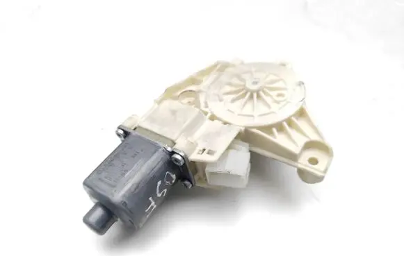 Mercedes-Benz A W176 Front door window regulator motor A2469065200 933866-101