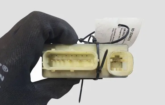 Peugeot 308 Glow plug pre-heat relay 9662570880