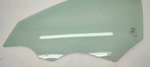Volvo XC60 Front door window glass four-door