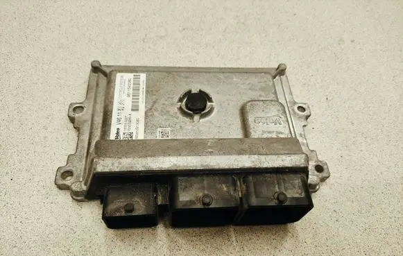 Peugeot 208 Engine control unit/module 9811545080 163310227 V29059263A