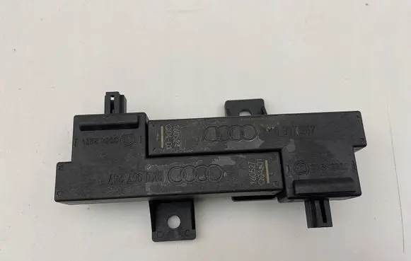 Audi A4 S4 B8 8K Fan control module 8K0907247
