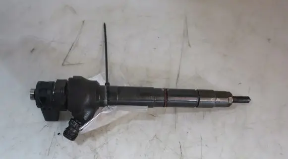 Skoda Octavia Mk3 (5E) Fuel injector 0445110475