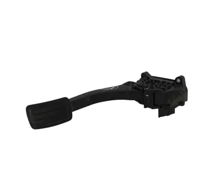 Accelerator throttle pedal