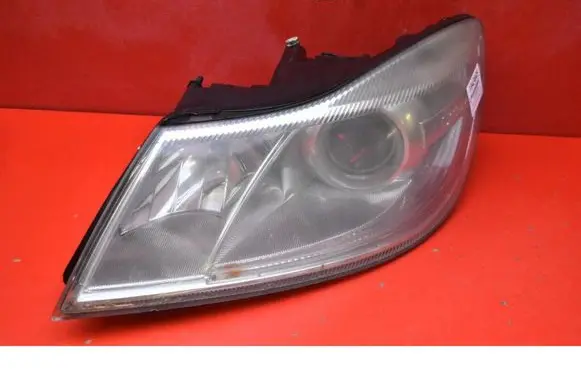 Skoda Octavia Mk2 (1Z) Headlight/headlamp 