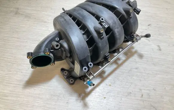 Opel Vectra C Intake manifold 55563686 003693 1024770S01