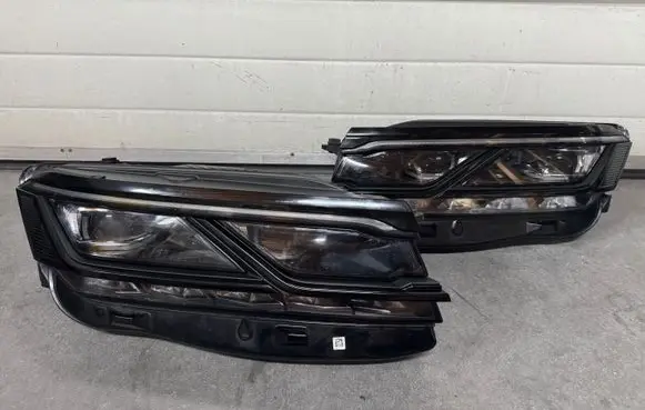 Volkswagen Touareg III Headlights/headlamps set 761941081A 761941082A