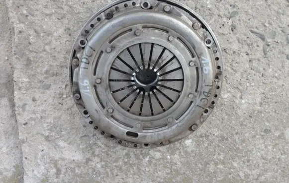 Volvo V50 Dual mass flywheel 