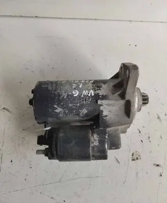 Volkswagen Golf IV Starter motor 020911023F