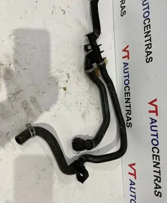 BMW 5 G30 G31 Engine coolant pipe/hose 8678493
