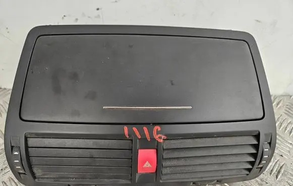 Skoda Octavia Mk2 (1Z) Dash center air vent grill 1Z0820951 4904