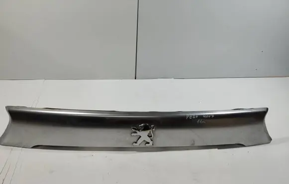 Peugeot 4007 Tailgate trim 5817A064