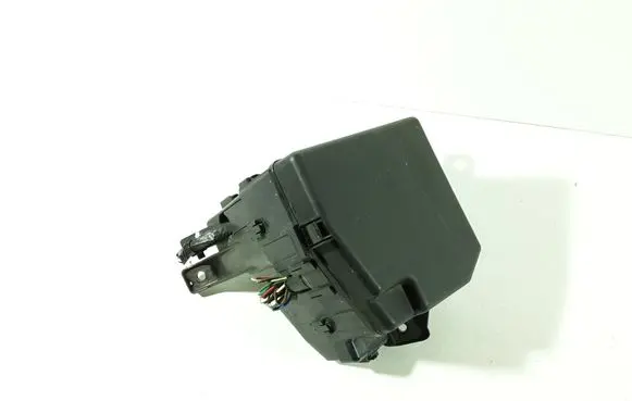Toyota Yaris Fuse box set 8266252340 8905XA2 8264147020