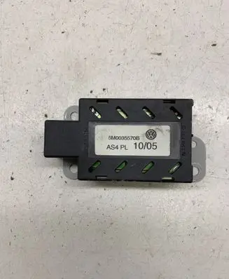 Volkswagen Golf Plus Aerial antenna amplifier 5M0035570B