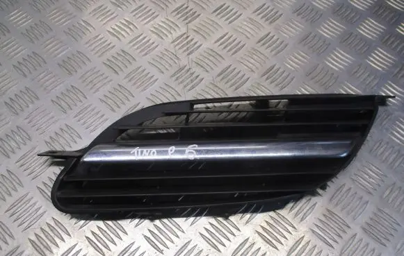 Nissan Almera Tino Front bumper lower grill