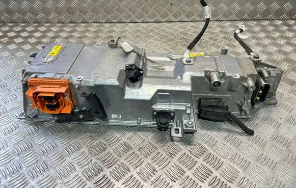 BMW 2 F45 Voltage converter inverter 8661834