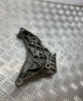 Volkswagen PASSAT B6 Engine mounting bracket 03L199207