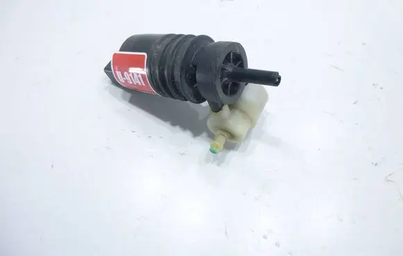 Volkswagen PASSAT B8 Windscreen/windshield washer pump 1K6955651 3122789
