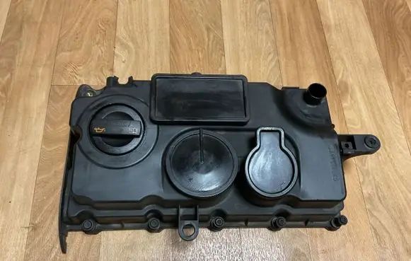Volkswagen PASSAT B6 Rocker cam cover 03G103475 03G103469