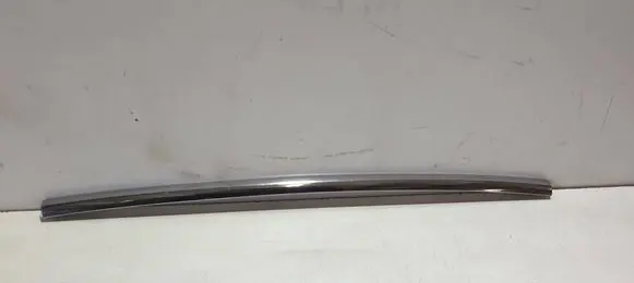 Front bumper splitter molding