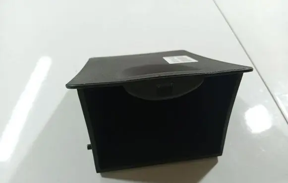 Glove box