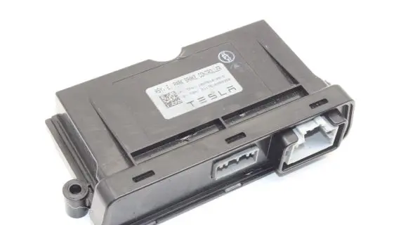 Tesla Model S Rear brake EMF control unit/module 100761800E