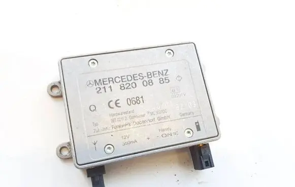 Mercedes-Benz E W211 Antenna control unit 2118200885