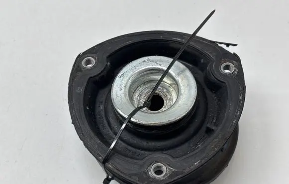 Audi Q3 F3 Front upper strut mount 5Q0412331E