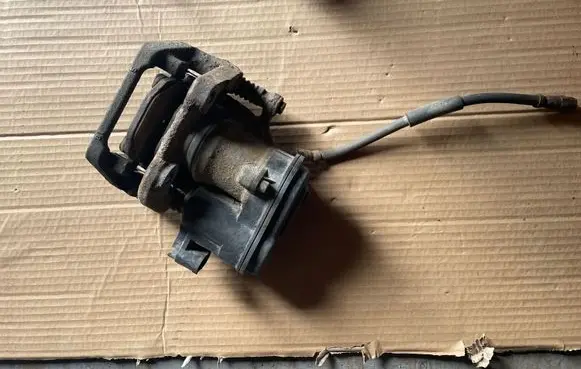 BMW 5 F10 F11 Rear brake caliper 32345699