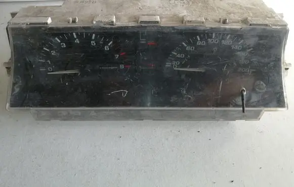 Mazda 626 Speedometer (instrument cluster) 84FB10841CC